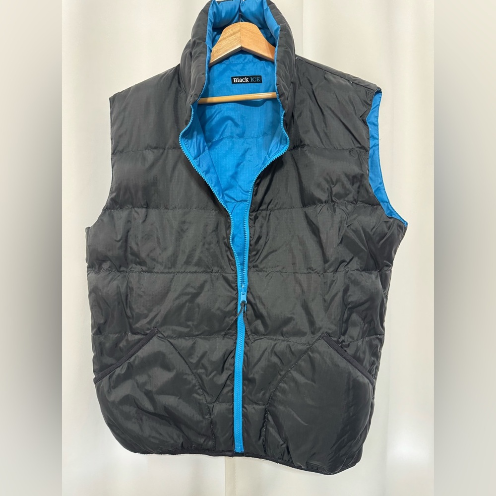 Men's Black & Blue Reversible Puffer‎ Vest Size: Large